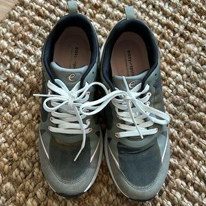 Easy spirit sneakers